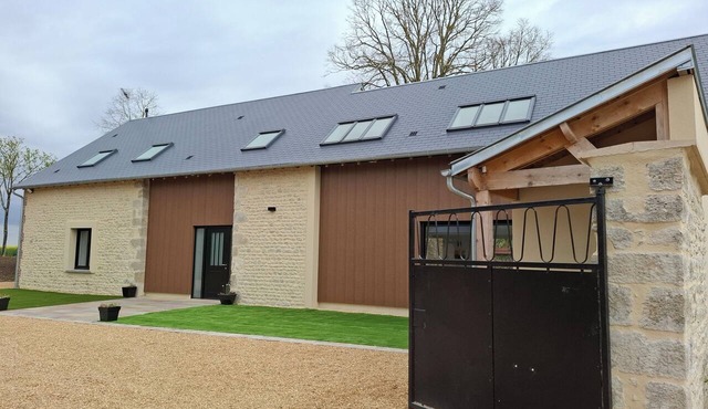 Fleur de Beauce Vacation Rental (15 people) in the heart of the Beauceronne countryside, featuring a spa.