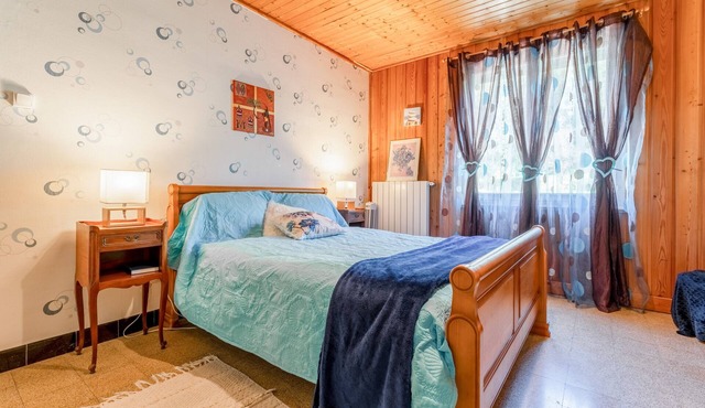 Room 'Chambres D'hôte Bleue' with Shared Pool, Shared Terrace and Wi-Fi
