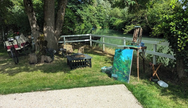 French riverside cottage 20 minutes from Disney