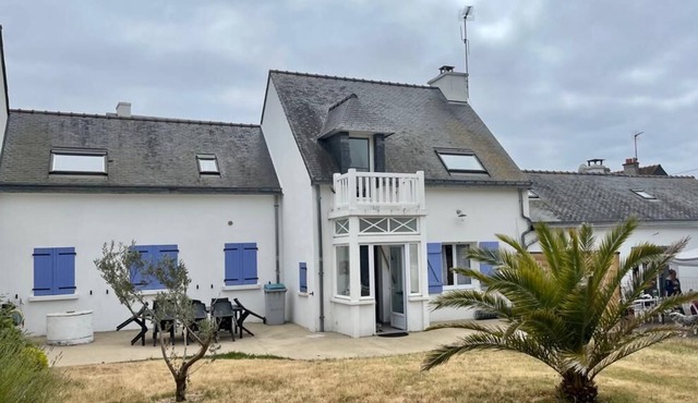 FRIENDS' HOUSE