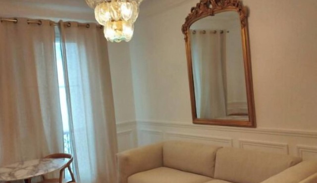 Fully Renovated 2-Bedroom Apt, steps from the Pantheon.