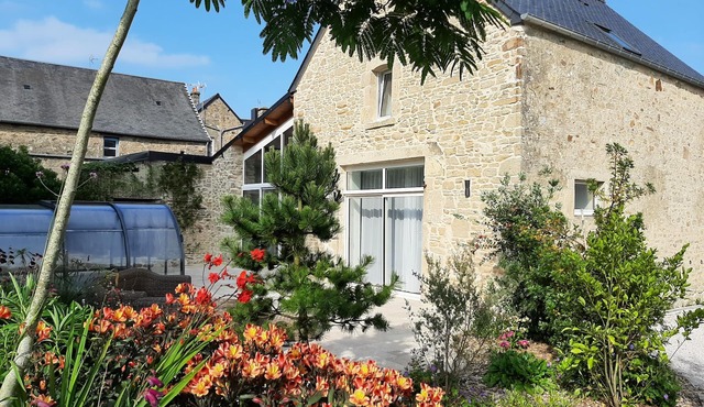 Fully renovated cottage with swimming pool in the heart of Cotentin