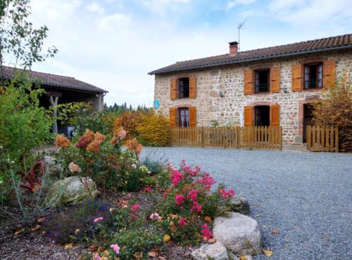 Gîte accueillant pour 7 pers avec cheminée et terrasse - FR-1-496-225