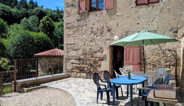 Gîte charmant 5 pers. à Saint-Vert: nature, calme, proche rivières et sites touristiques - FR-1-582-223