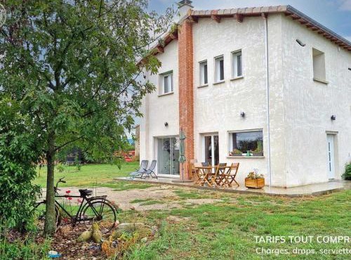 Gîte charmant de 5 pers. avec terrasse et nature à Précieux - FR-1-496-375
