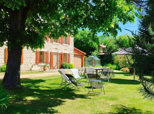 Gîte confortable en Auvergne proche de randonnées - FR-1-582-346