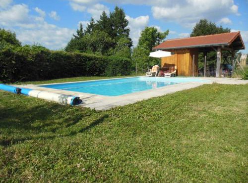 Gîte de 132 m² avec cheminée et jardin à Renaison - FR-1-496-257