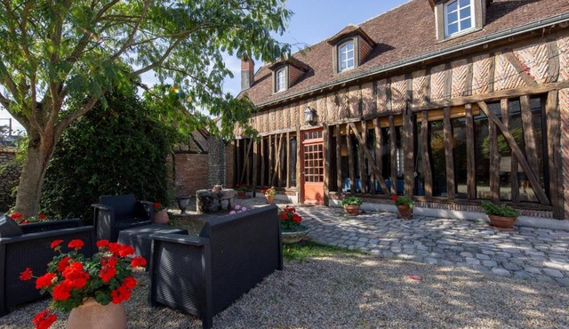 Gîte de charme avec cour et jardin, proche château, cheminée, ping-pong, draps inclus - FR-1-590-2