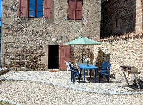 Gîte de charme 10 pers. à Saint-Vert - Nature préservée, 4 chambres, jardin clos - FR-1-582-307