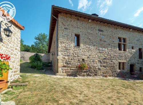 Gîte de Charme 6 Pers avec Jardin Clos à Montarcher - FR-1-496-11