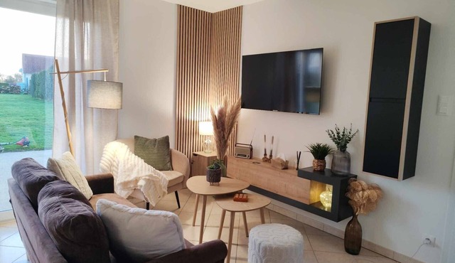 Gîte De L'entre 2 Côtes: Private Terrace, Garden & Wi-Fi in Vindefontaine