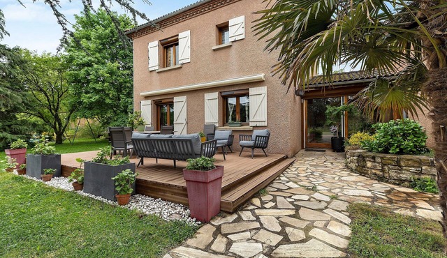 Gîte 'De La Fermette Aubépines' with Shared Pool, Private Terrace, and Wi-Fi
