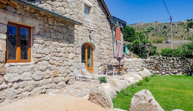 Gîte de la Cascade 6/8 pers in Rûnes