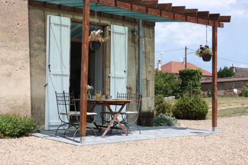 Gîte Donjon - Apartment - Pool - Parking - Pets welcome