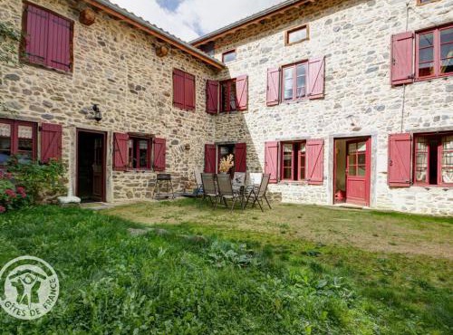 Gîte en Pierre Rest. avec Cheminée et Jardin, Parc Livradois-Forez - FR-1-496-19