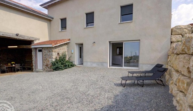 Gîte familial avec fibre, au calme des Monts du Lyonnais - FR-1-496-367