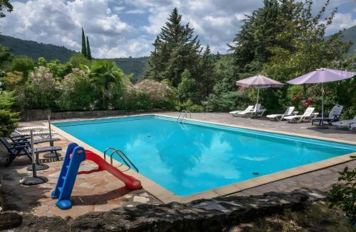 Gîte le Mûrier piscine partagée