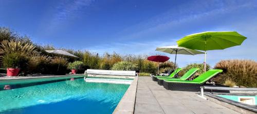 Gîte Mara des Bois - 3 chambres - jardin clos - piscine chauffée- terrasse - climatisation - parking