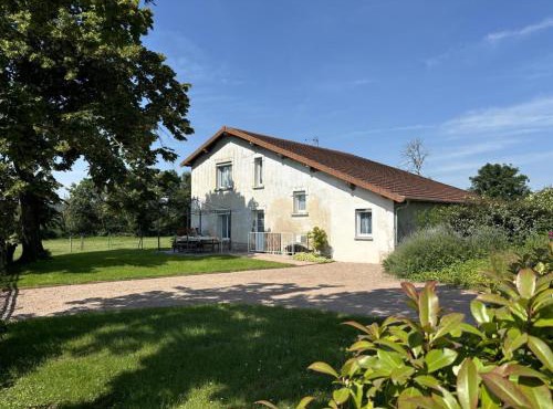 Gîte rural à Montaiguët-en-Forez avec étangs et vélos - FR-1-489-371