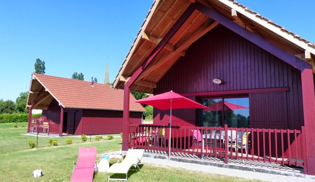 Gîtes at Clos du Paradis with Terrace & Garden, Meillard