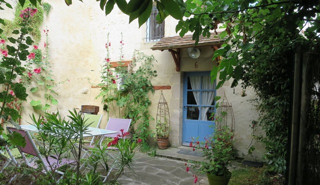 Gîte "4 épis": Flower garden, Bikes, Peace in the heart of Mamers