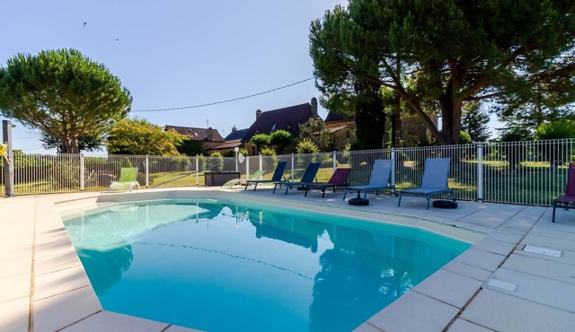 Gîte “Arboréa” with Shared Pool, Private Terrace, and Wi-Fi