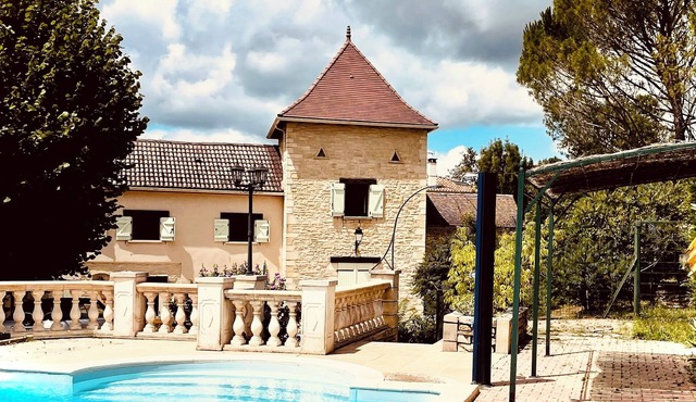 Gîte de Pegourdy, air-conditioned with swimming pool