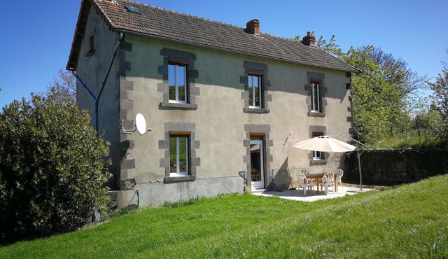 Gite du Montel, north of the Auvergne volcanoes natural park