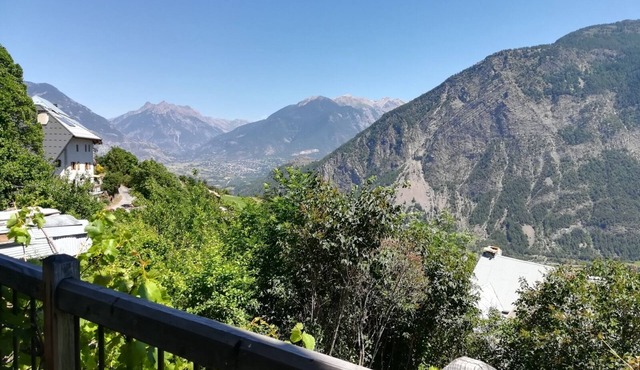 Gîte, panoramic view - between GUILLESTRE and EMBRUN - sleeps 8