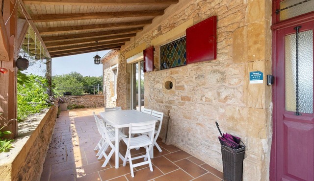 Gite la maison d'Ô 1 – Stone House with Pool in the Lot for 6 Guests