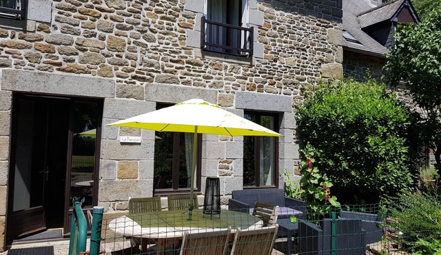 GITE LA ROCQUE with swimming pool