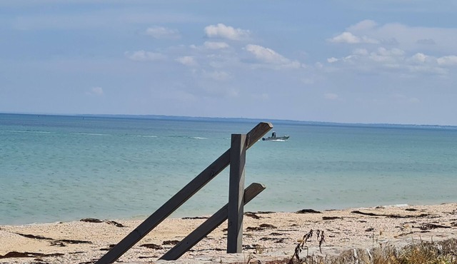 Gite Les Coquillages, directly on the beach