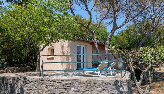 Gite Les Pins - Holiday Cottage in Village Setting