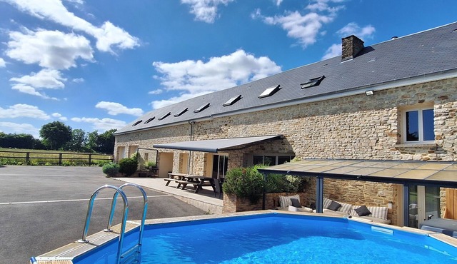 Gite Normandie 15 persons, games & relaxation area, swimming pool, meeting room