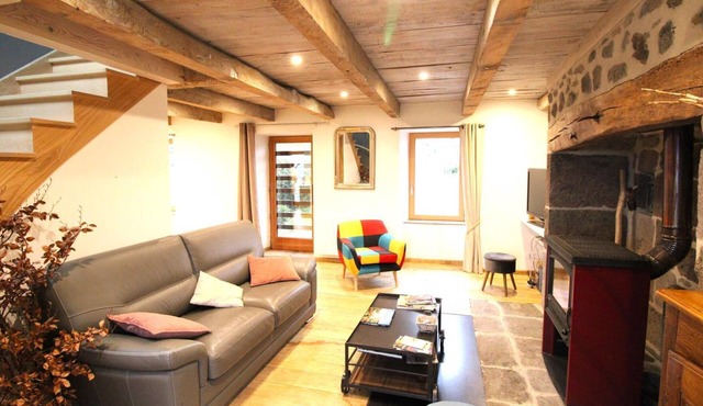 Gite Saint-Paul-de-Salers, 2 bedrooms, 4 persons