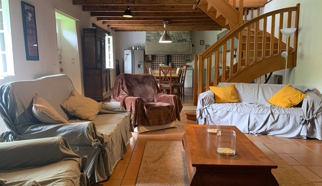 Gite - typisch bretonisches Bauernhaus mit Pool by Interhome