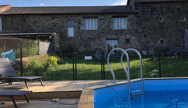 Gite with swimming pool l'Atelier du Peintre (7-9 pers)