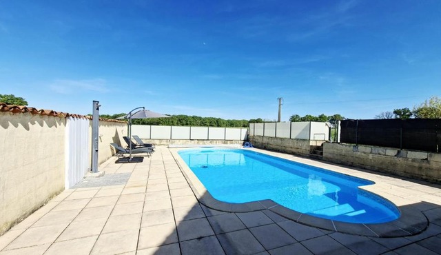 Gites confortable pour 6-8 people with heated pool