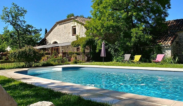 Grand Gîte de Charme dans le Lot - Jacuzzi, Piscine & Truffles - 14 pers.