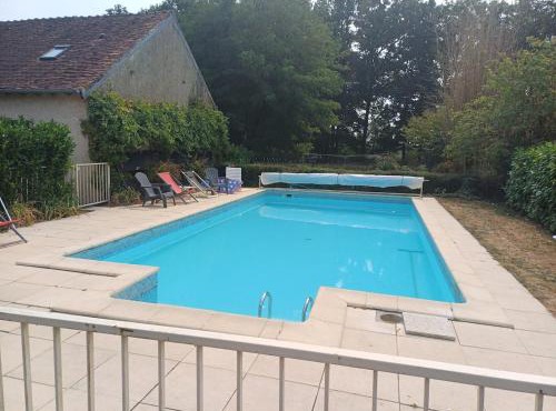 Grand Gite avec grande piscine d'été