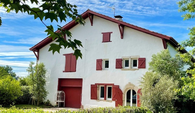 Grande Ferme Basque à 5mn de Bayonne et des Plages Landaises