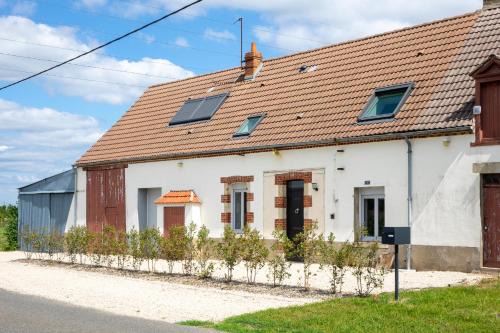 Grande Maison Familiale Climatisée - à seulement 15mn d'Orléans - 5 chambres - 8 lits - Maison classée meublé de tourisme 3 étoiles