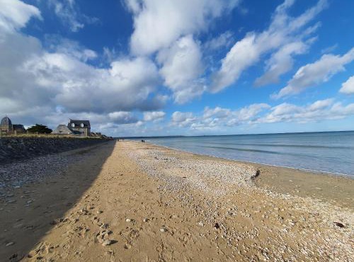 Grande maison normande, vue mer à 75 metres de la plage, équipé spa de nage