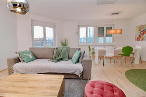 Graz central Penthouse Style Apt in Graz