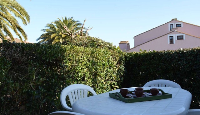 Ground Floor Apartment with Pool, Terrace, and Parking, 250m from Beach