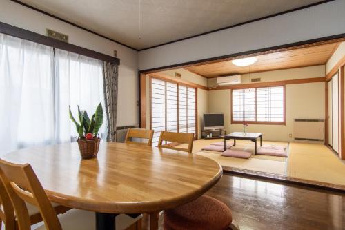 Guest house Fujinoyado Akebono - Vacation STAY 92428 in Fujiyoshida