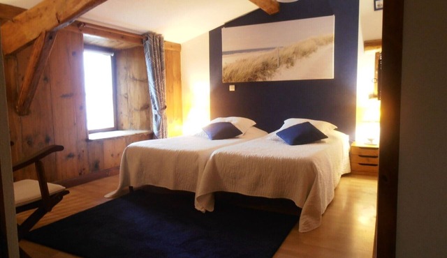 Guest Room 'Chambre Rivage' with Shared Terrace & Garden, Wi-Fi
