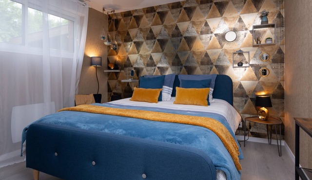 Guest Room "La chambre loft" in Modern Loft with Shared Terrace and Wi-Fi in Hennebont