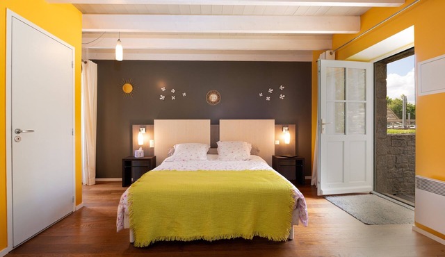 Guest Room 'Magnolia' with Shared Pool, Shared Terrace, and Wi-Fi