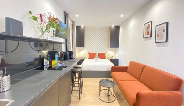 GuestReady - Warm and Stylish Nest in the 13th